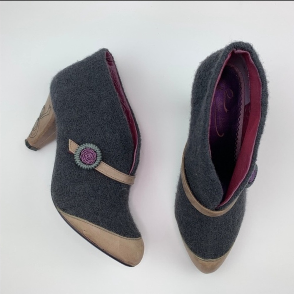 POETIC LICENSE Open for Business ankle booties 9